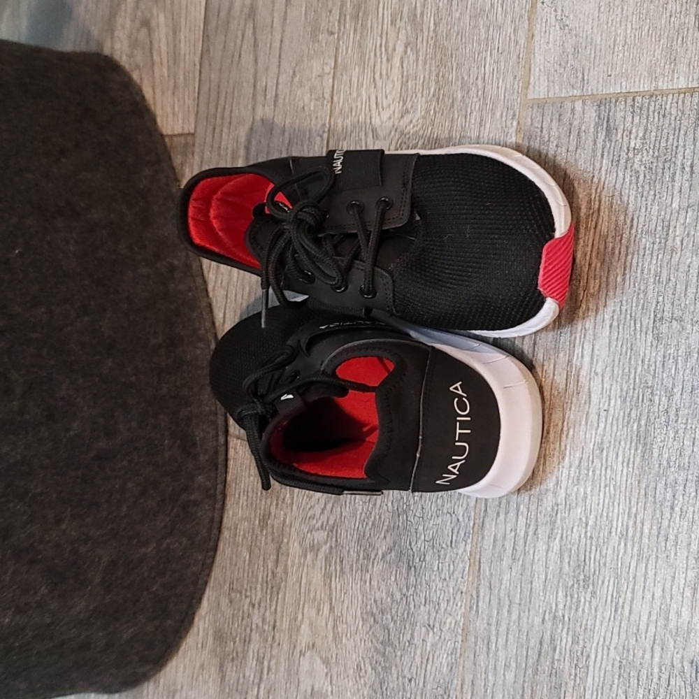 Shoes - Picture 2 of 4